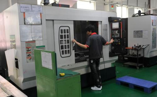 對于一些手板加工技術，難以將相同厚度的0.1mm和0.2mm的相同部件打印出來，但前者需要2倍的時間和更多的成本